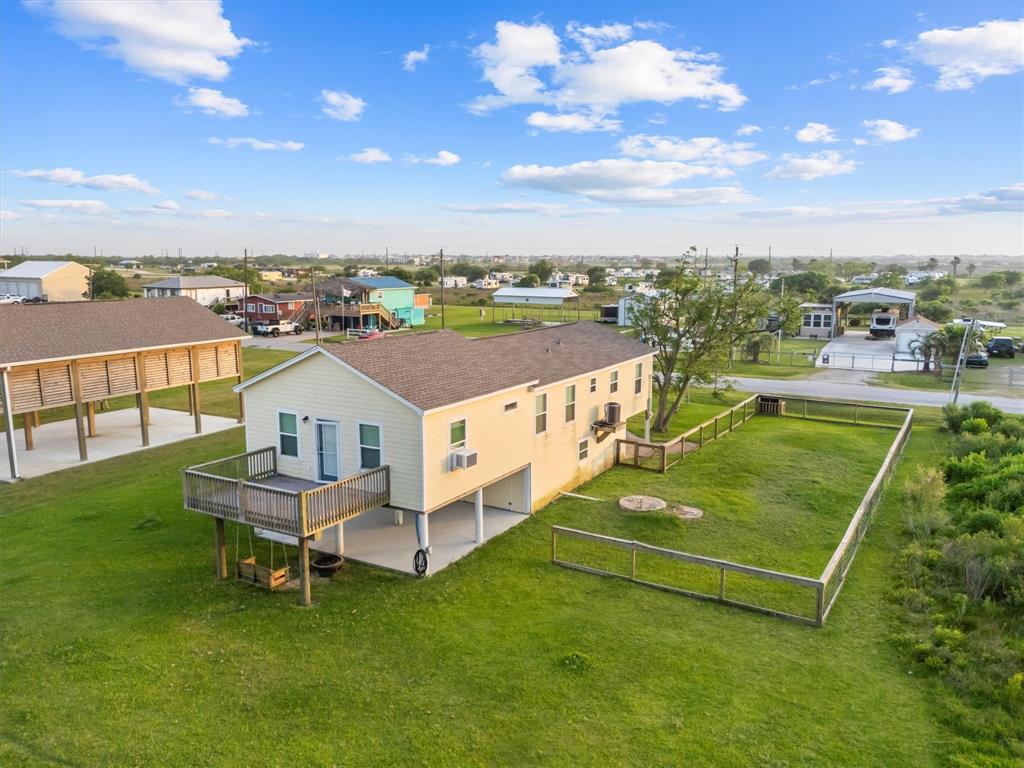 1120 N Monkhouse Drive, Crystal Beach, Texas image 3