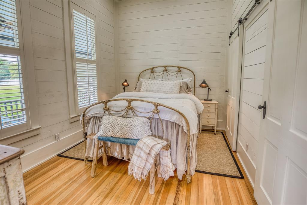 404 N Live Oak Street, Round Top, Texas image 27