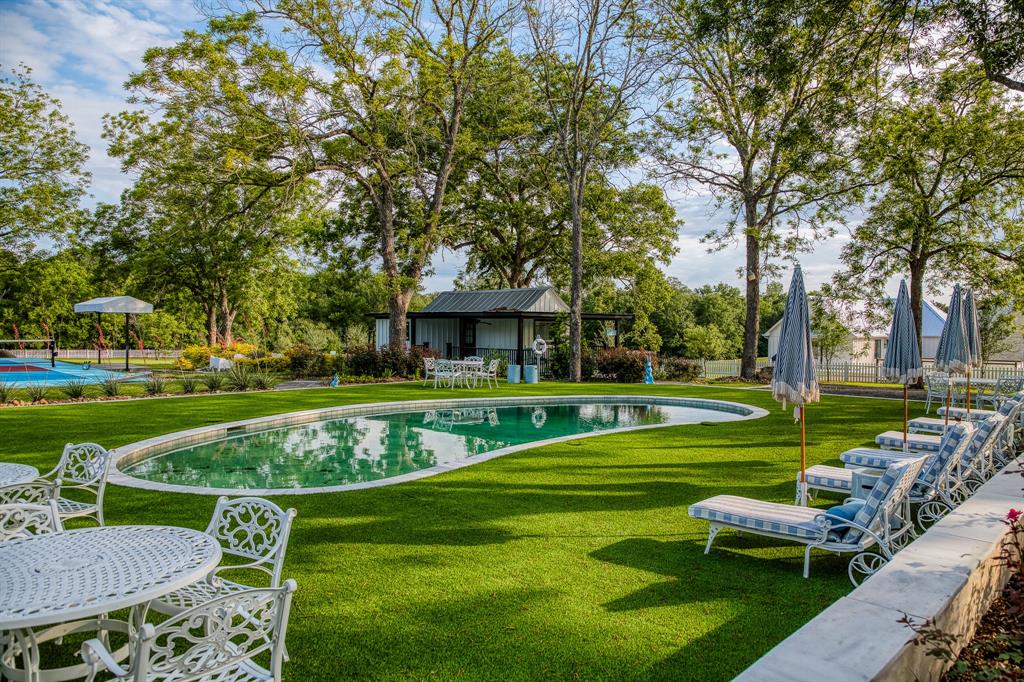 404 N Live Oak Street, Round Top, Texas image 12