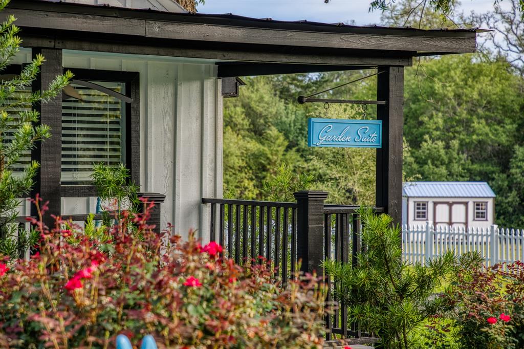 404 N Live Oak Street, Round Top, Texas image 39