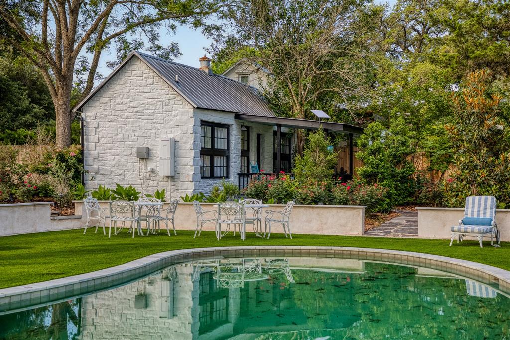 404 N Live Oak Street, Round Top, Texas image 8