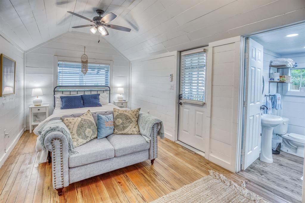 404 N Live Oak Street, Round Top, Texas image 40
