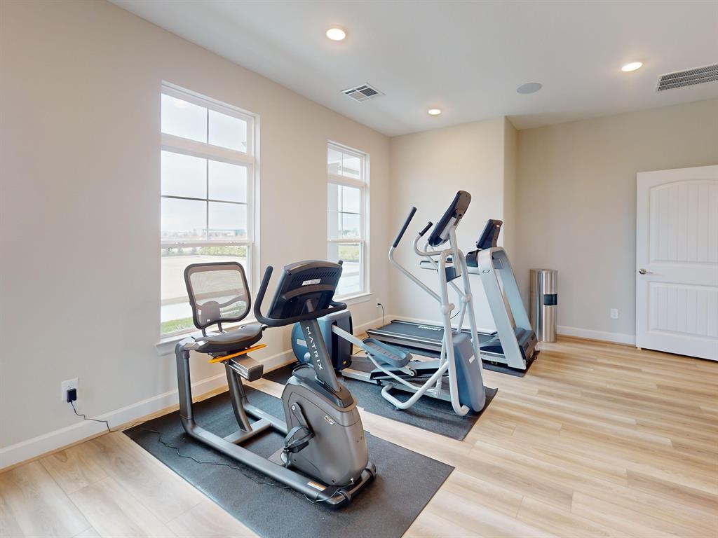 1218 Hidden Oaks Drive, Tomball, Texas image 11