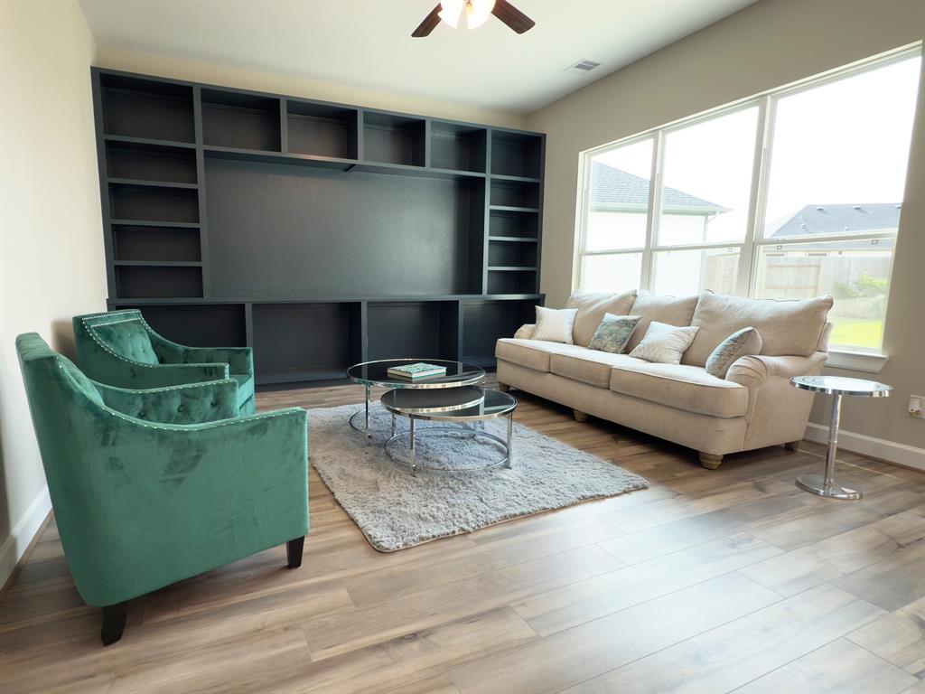 1218 Hidden Oaks Drive, Tomball, Texas image 3