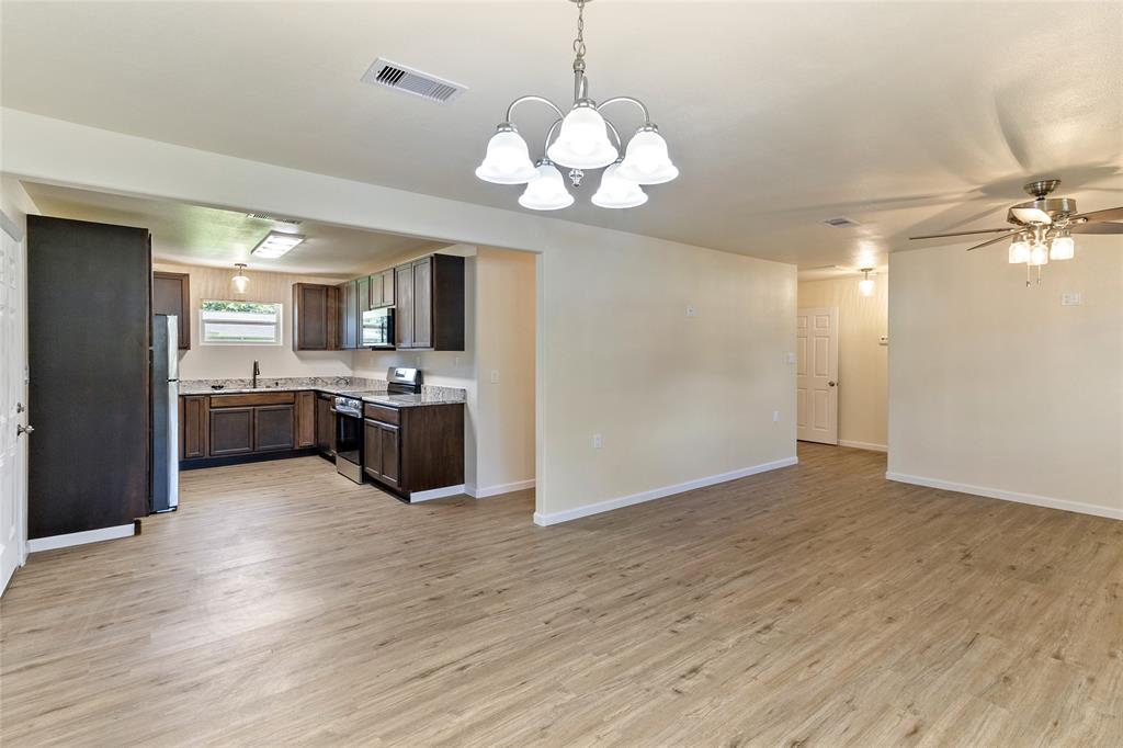 401 S Fig Street, Sweeny, Texas image 2