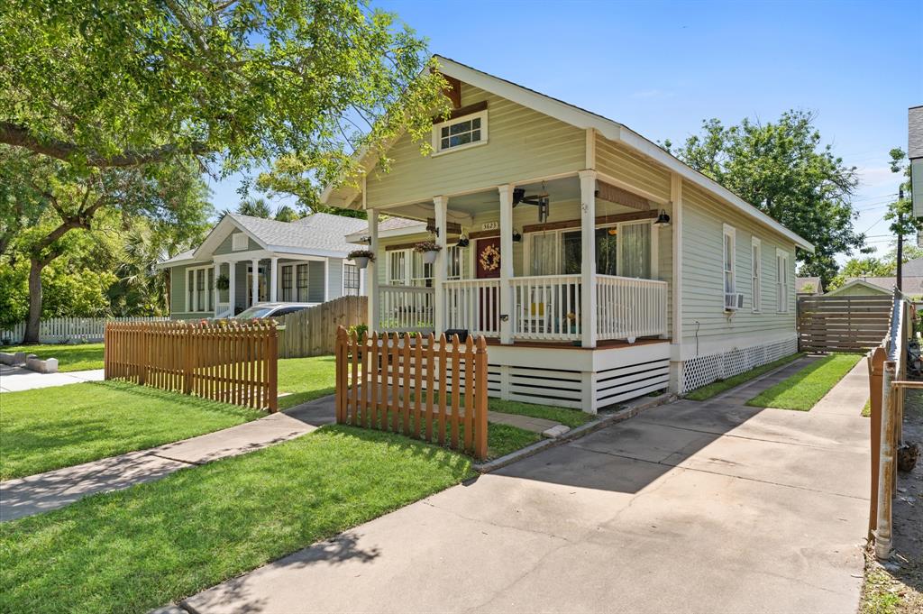3623 Bernardo De Galvez, Galveston, Texas image 2