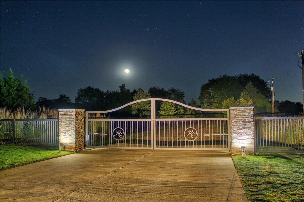 401 Silverton Circle, Hempstead, Texas image 14