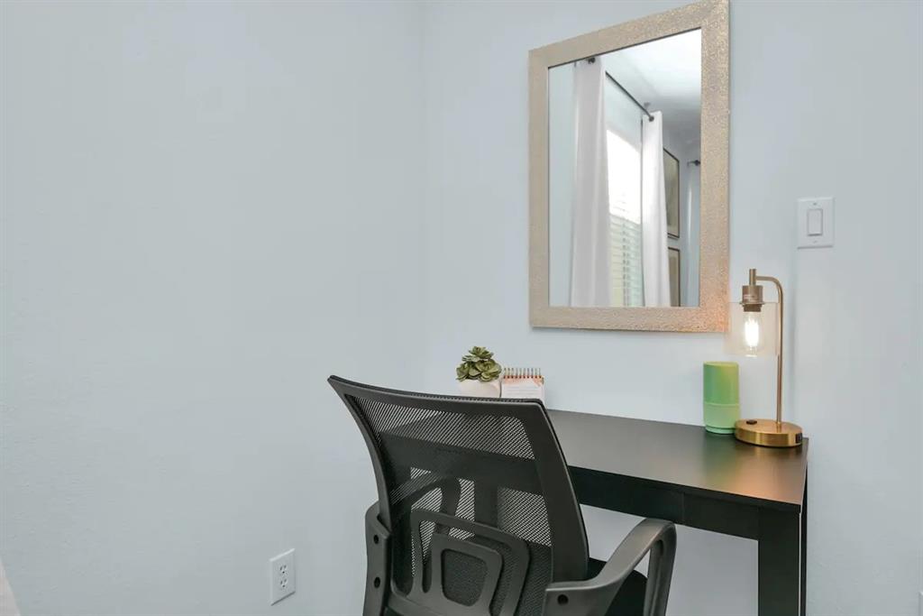 5411 Lindsay Lane, Houston, Texas image 7
