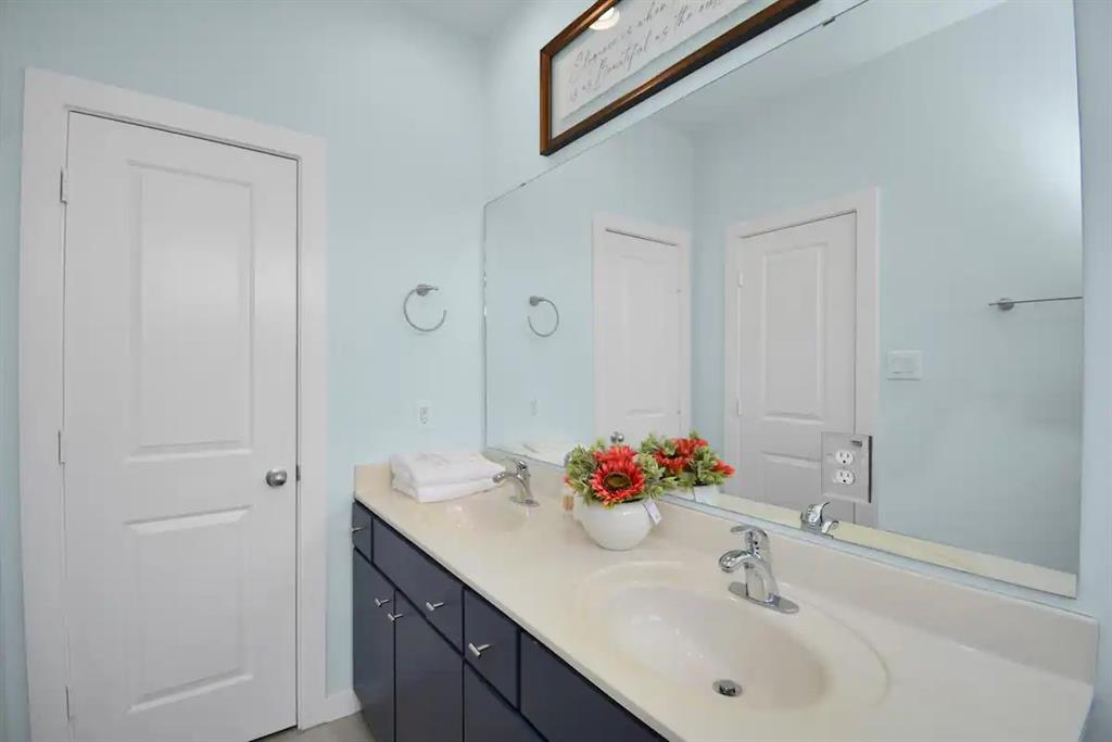 5411 Lindsay Lane, Houston, Texas image 29