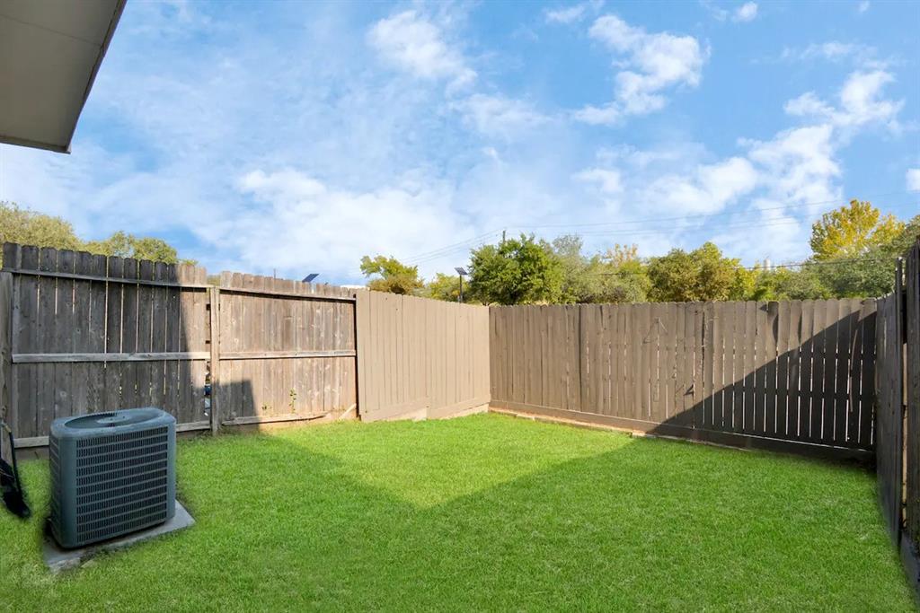 5411 Lindsay Lane, Houston, Texas image 32