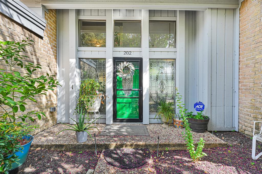 202 Old Bridge Lake