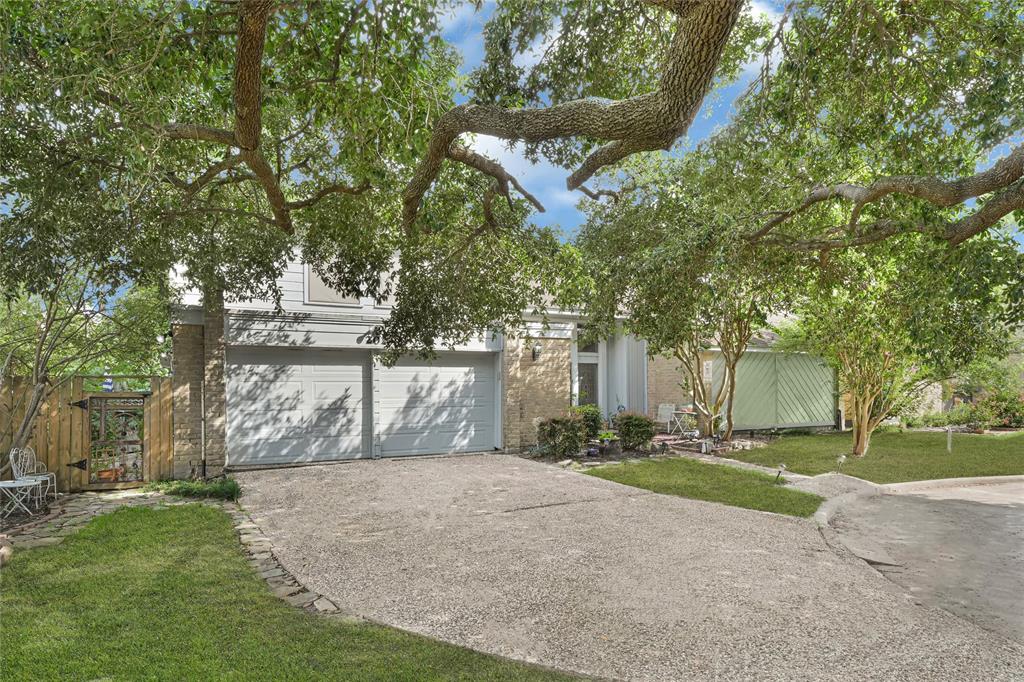 202 Old Bridge Lake
