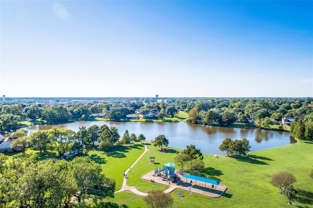 406 Robin Street, Angleton, Texas image 13