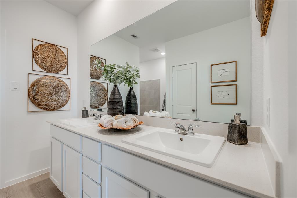 406 Robin Street, Angleton, Texas image 10