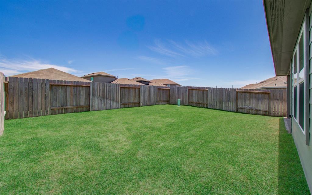 24322 Saddlestone Green Drive, Spring, Texas image 22