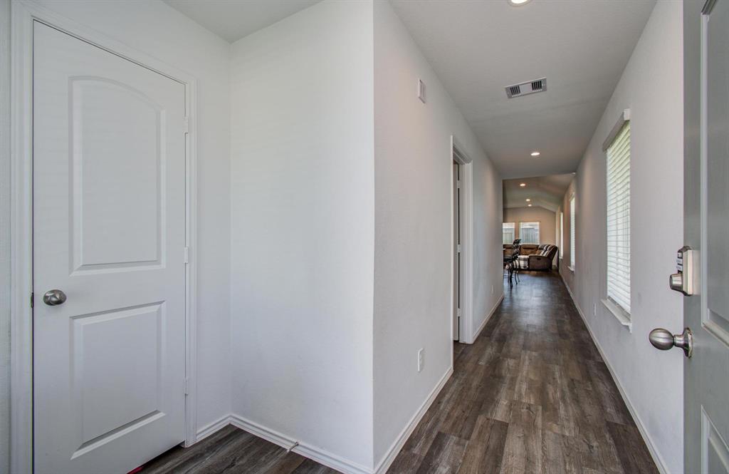 24322 Saddlestone Green Drive, Spring, Texas image 3