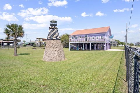 Homes For Sale - 927 W Verdie Drive<br/> Galveston County, Crystal Beach, TX 77650