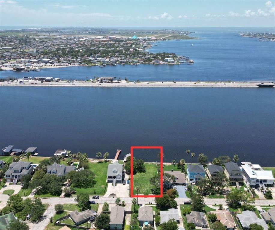 1609 Bayou Shore Drive, Galveston, Texas image 1