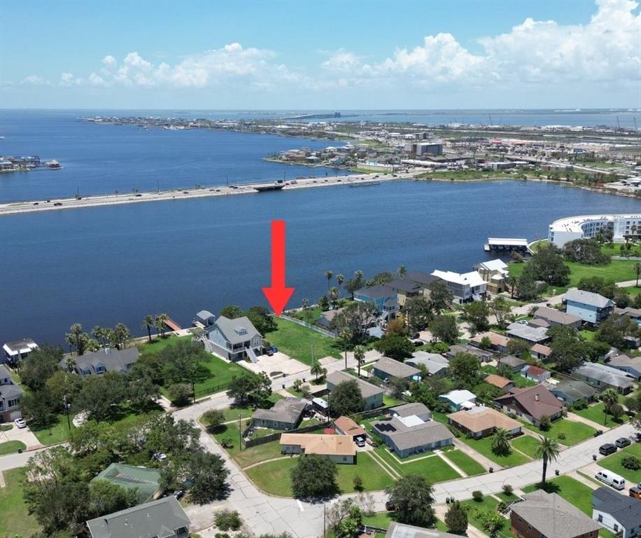 1609 Bayou Shore Drive, Galveston, Texas image 2