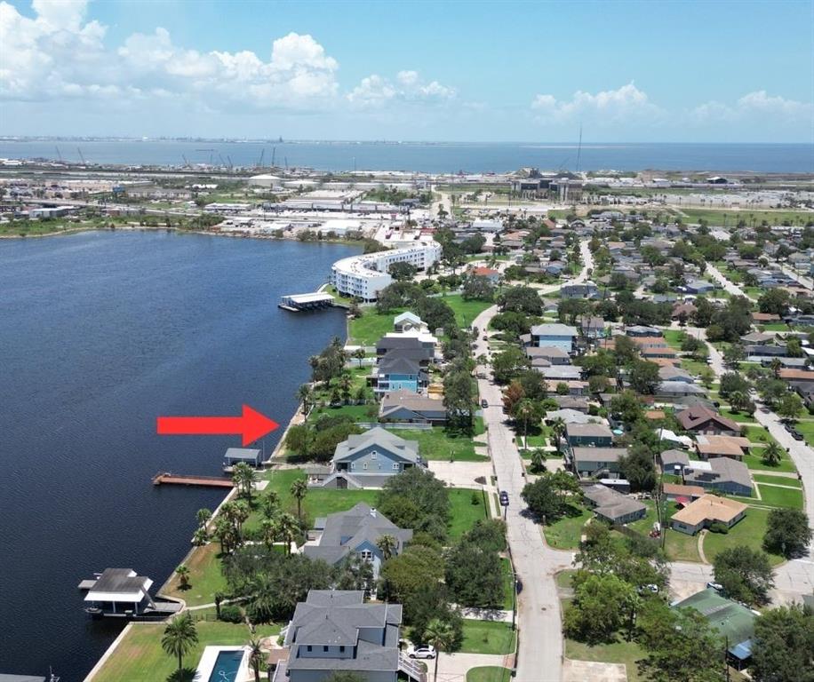 1609 Bayou Shore Drive, Galveston, Texas image 3