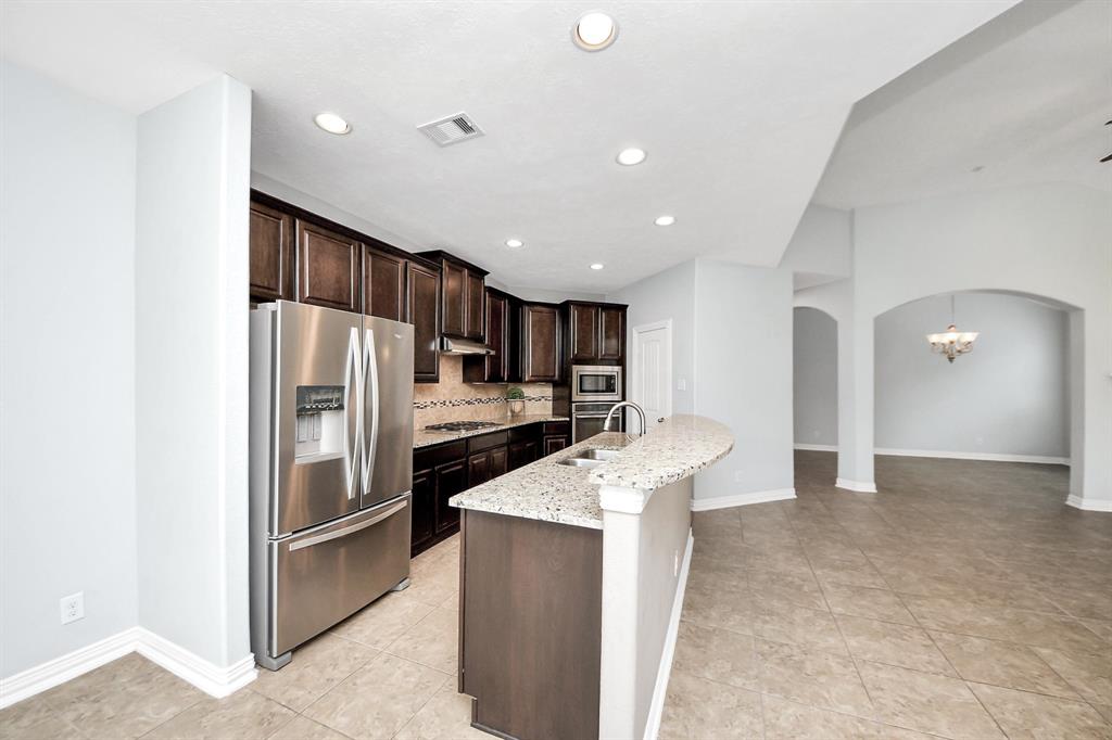 5409 Tara Oaks Court, Rosharon, Texas image 11