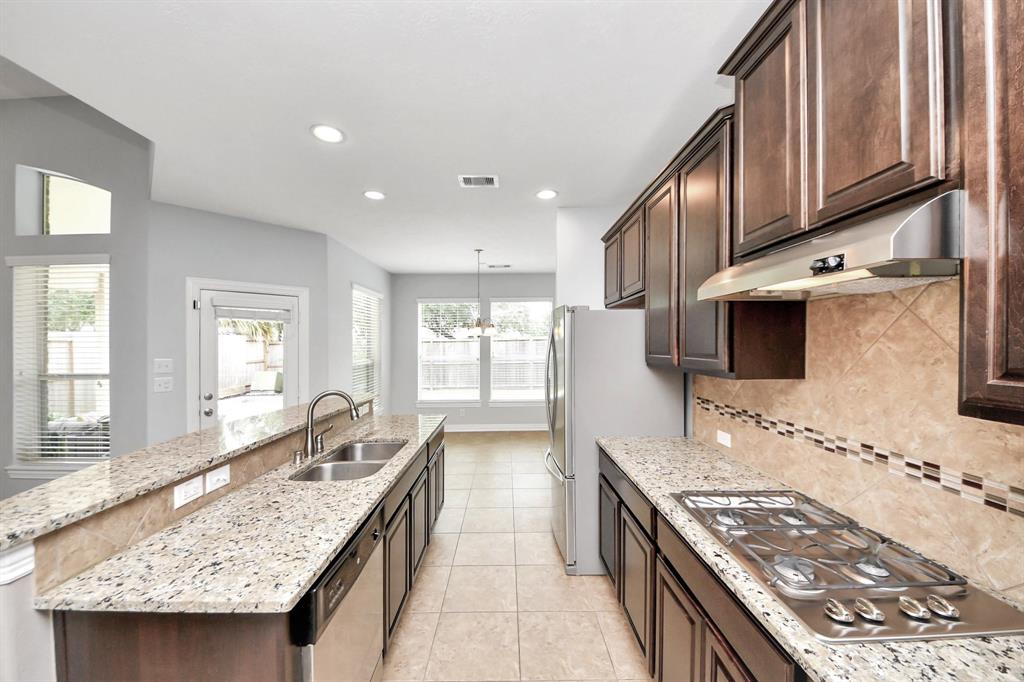 5409 Tara Oaks Court, Rosharon, Texas image 12