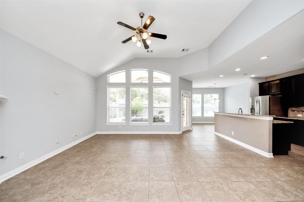 5409 Tara Oaks Court, Rosharon, Texas image 7