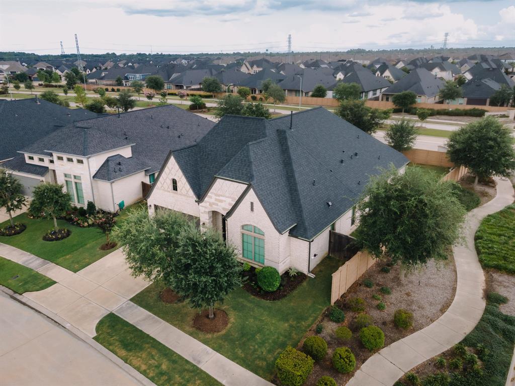 6927 Pondhawk Drive