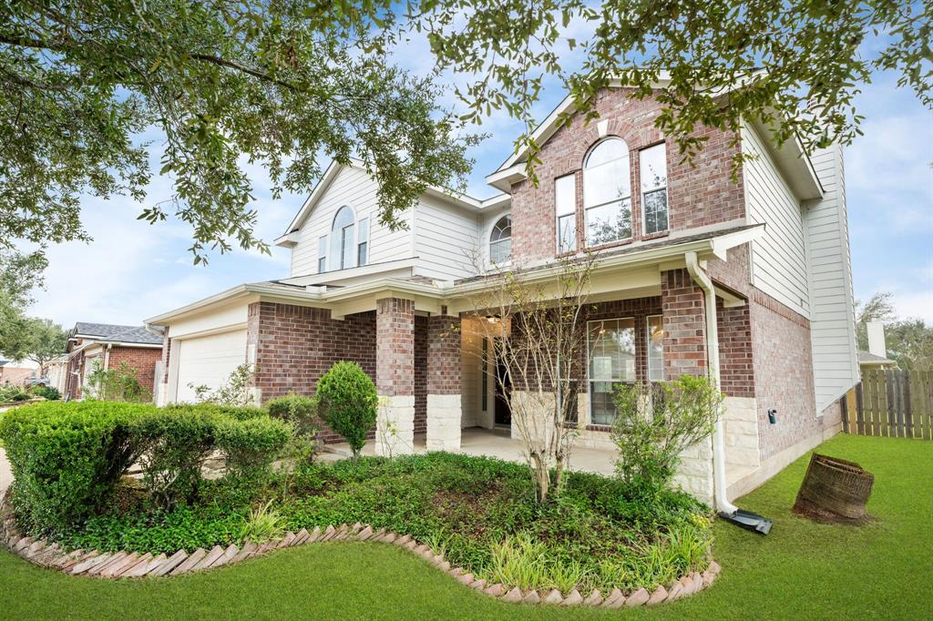 7310 Shade Court, Pearland, Texas image 2