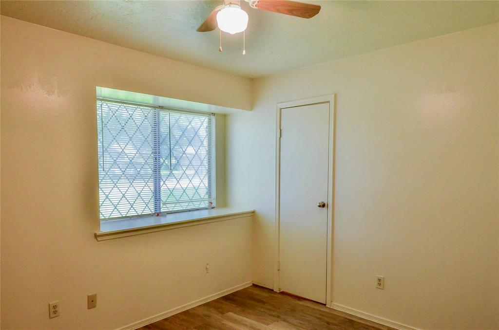 909 Noreda Street, Angleton, Texas image 7