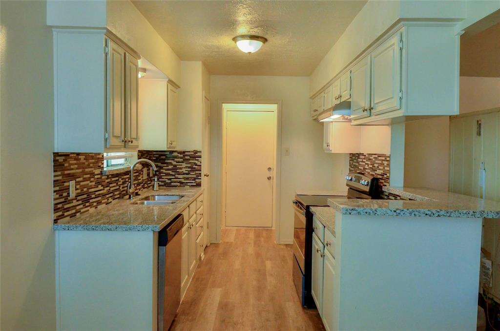909 Noreda Street, Angleton, Texas image 5