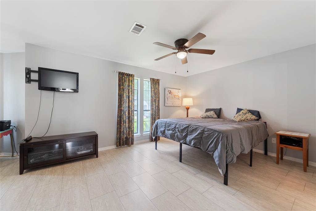1402 Osborne Drive, Friendswood, Texas image 12