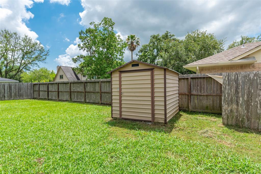 1402 Osborne Drive, Friendswood, Texas image 29