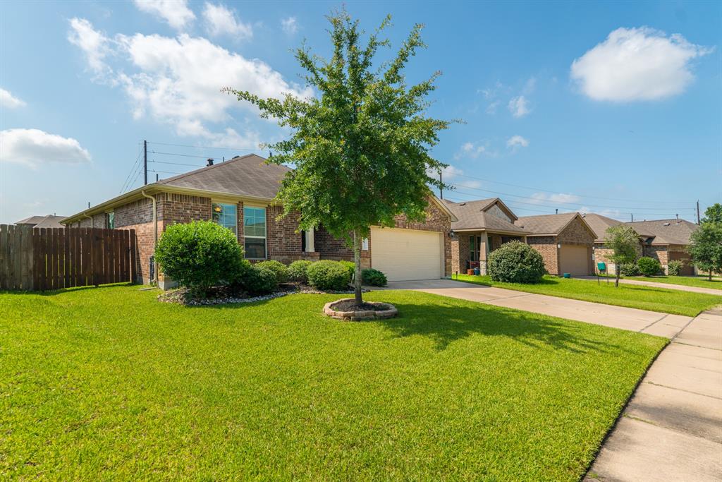 24322 S Newcastle Bay Trail, Spring, Texas image 14