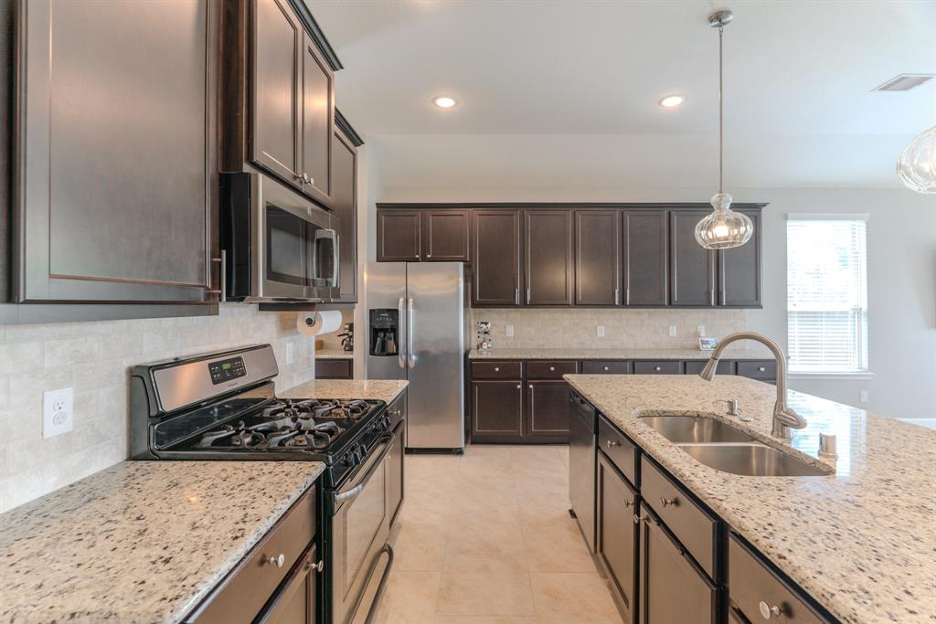 24322 S Newcastle Bay Trail, Spring, Texas image 21