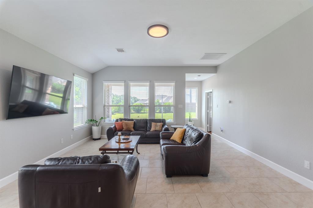 24322 S Newcastle Bay Trail, Spring, Texas image 32