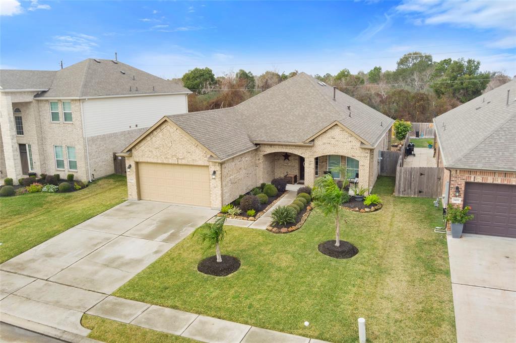 1422 Lake Mija Court, Seabrook, Texas image 2