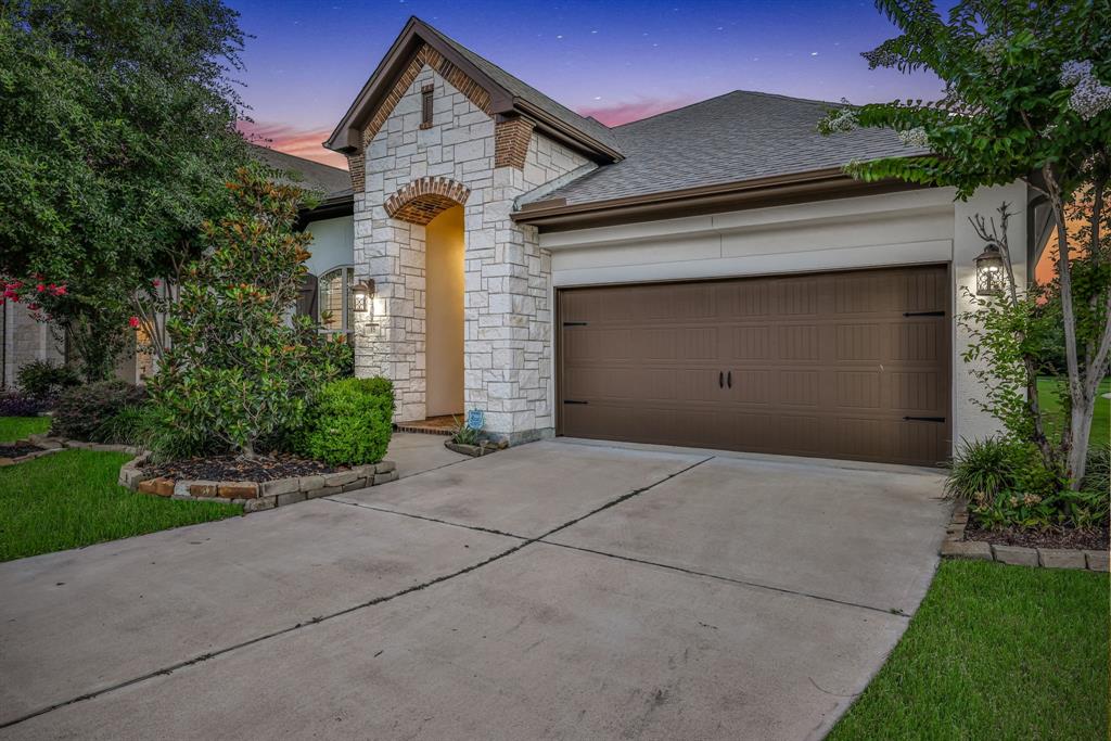 15 Floral Hills Lane