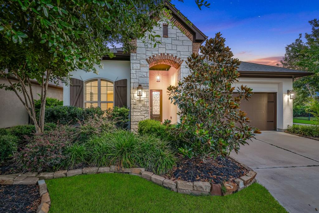 15 Floral Hills Lane