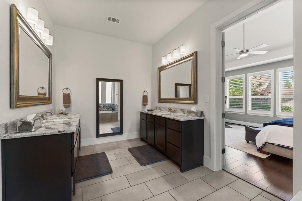 22 Mayapple Blossom Place, Tomball, Texas image 17