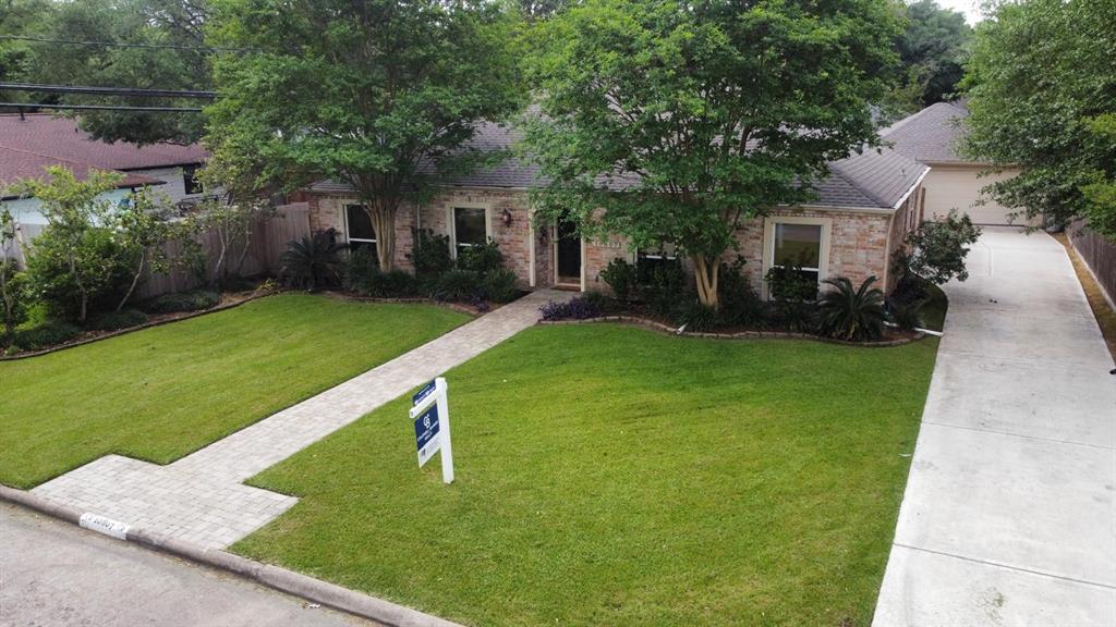 10807 Ella Lee Lane