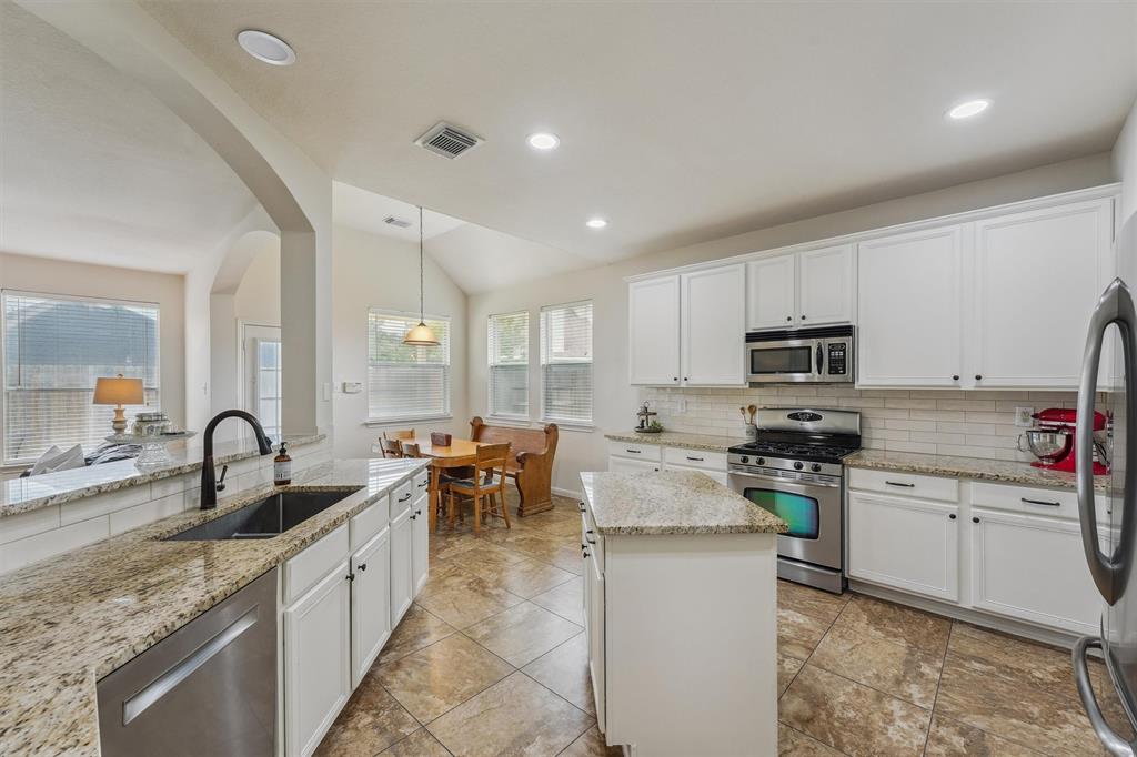 11727 Short Trail Lane, Tomball, Texas image 9