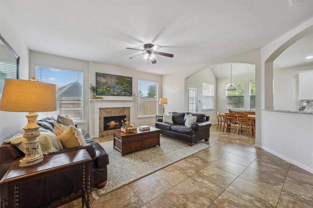 11727 Short Trail Lane, Tomball, Texas image 5
