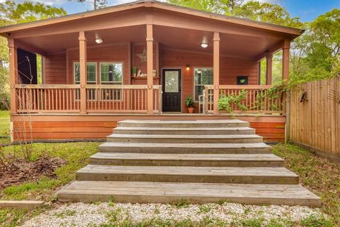 Photo of 365 County Road 3371, Cleveland, TX 77327 (MLS # 84826142)