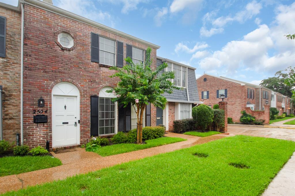 View Houston, TX 77057 townhome