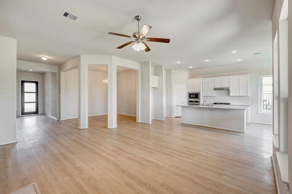 10919 Amador Peak Drive, Iowa Colony, Texas image 9