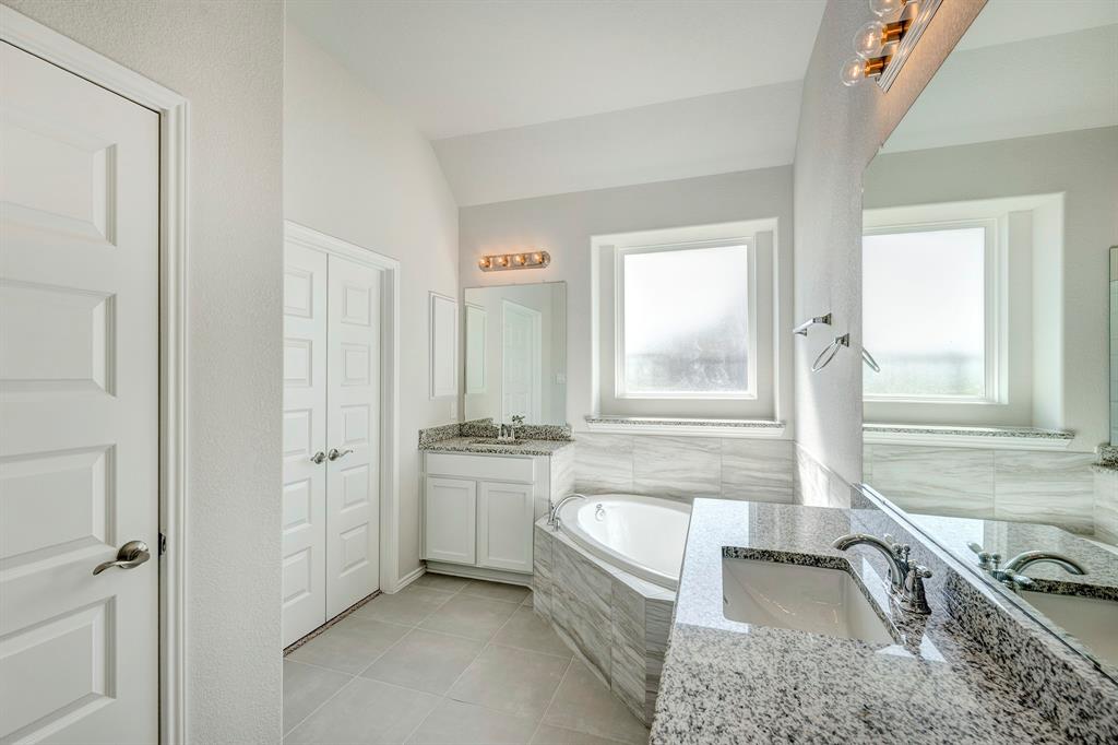 10919 Amador Peak Drive, Iowa Colony, Texas image 12