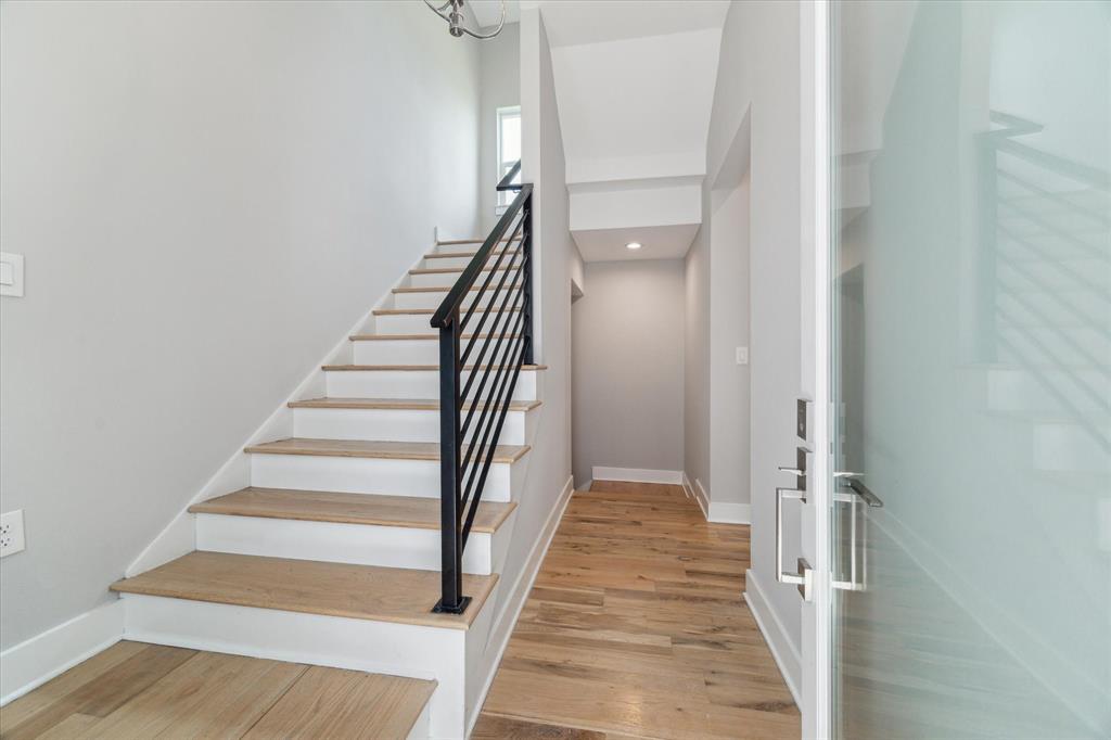 919 W 16th Street C