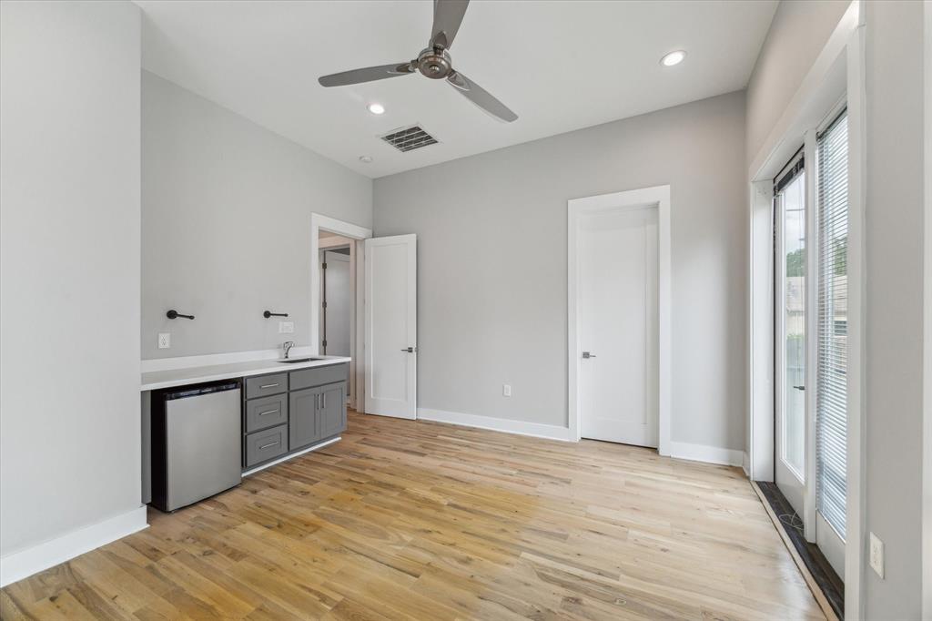 919 W 16th Street C