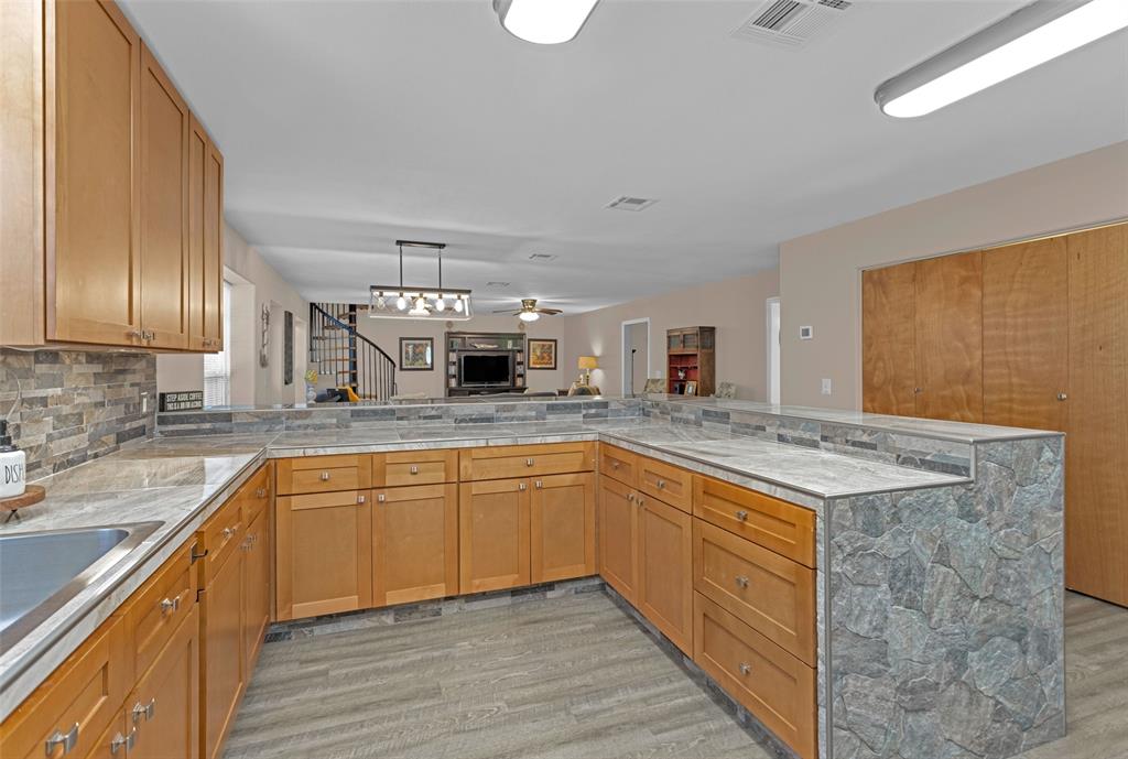 161 Cayman Street, Point Blank, Texas image 12